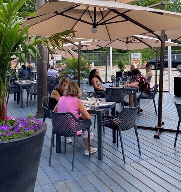 Sidewalk-Cafe-with-People-1-1